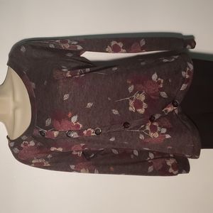 Maurices lightweight sweater in a size S. Excellent condition.